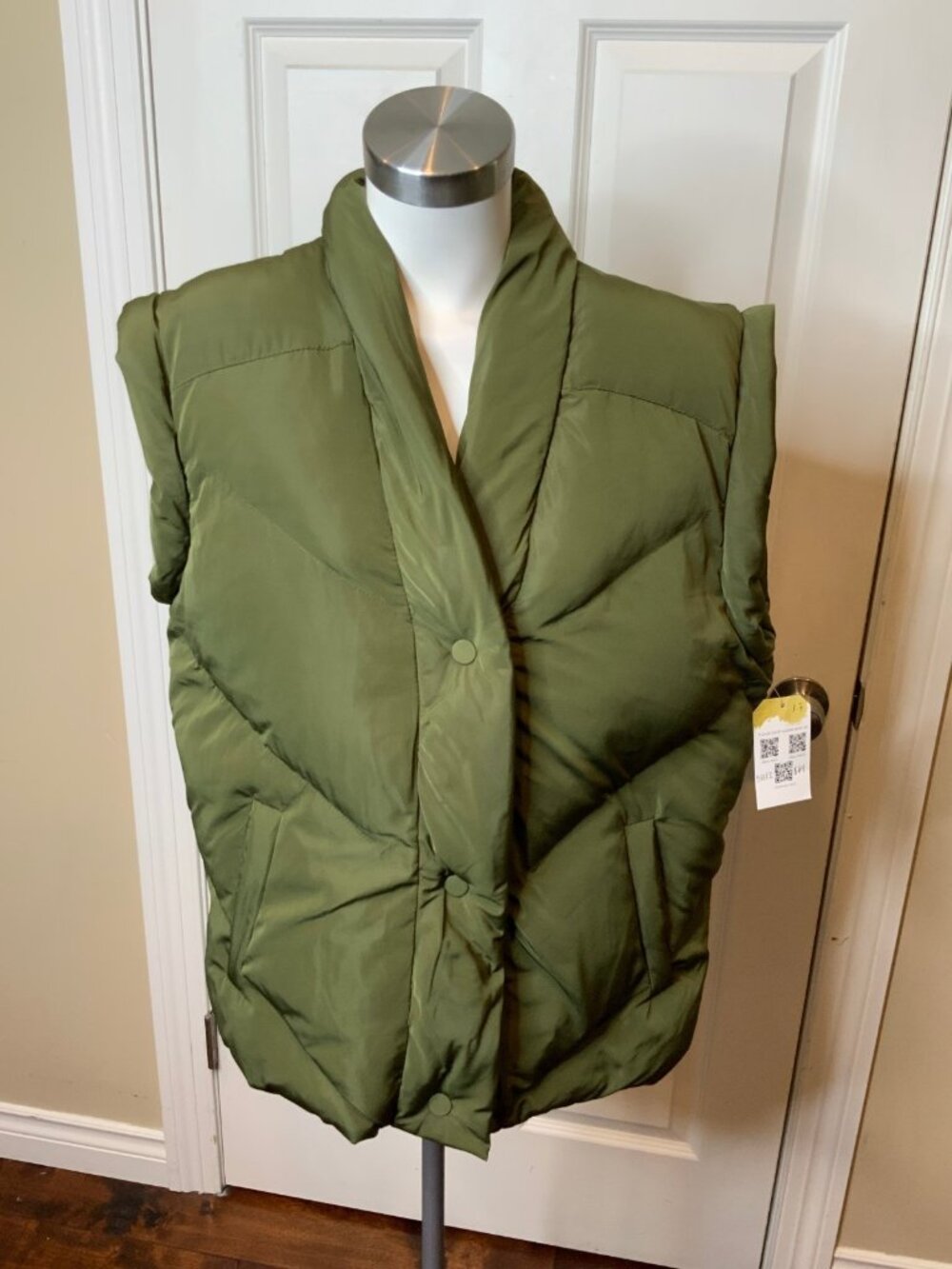 Blank NYC Olive Green Oversized Puffer Vest W/ Pockets, V-Neck, & Buttons, Sz S